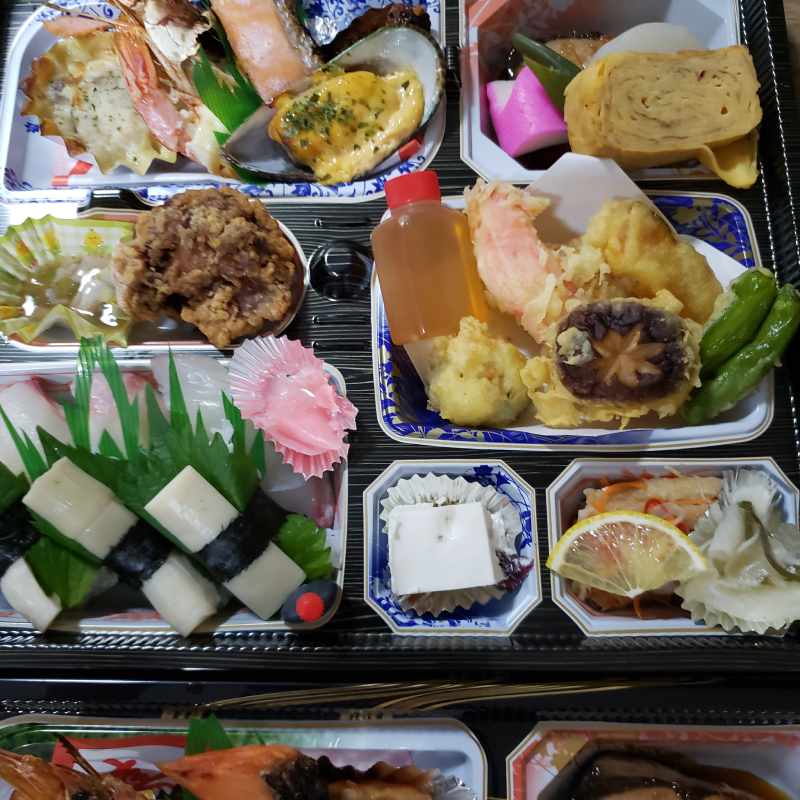 寿司入り弁当