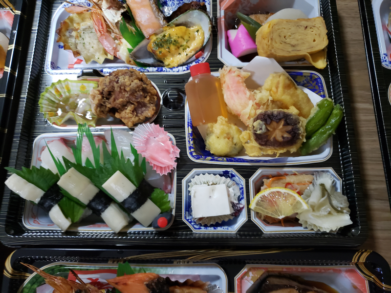 寿司入り弁当